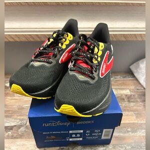 Brooks Ghost 17 Womens 8.5 Black Red Yellow RunDisney Trainer